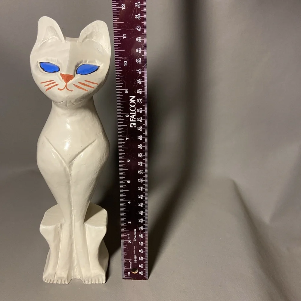White 3 Wooden Cats Figurine Set